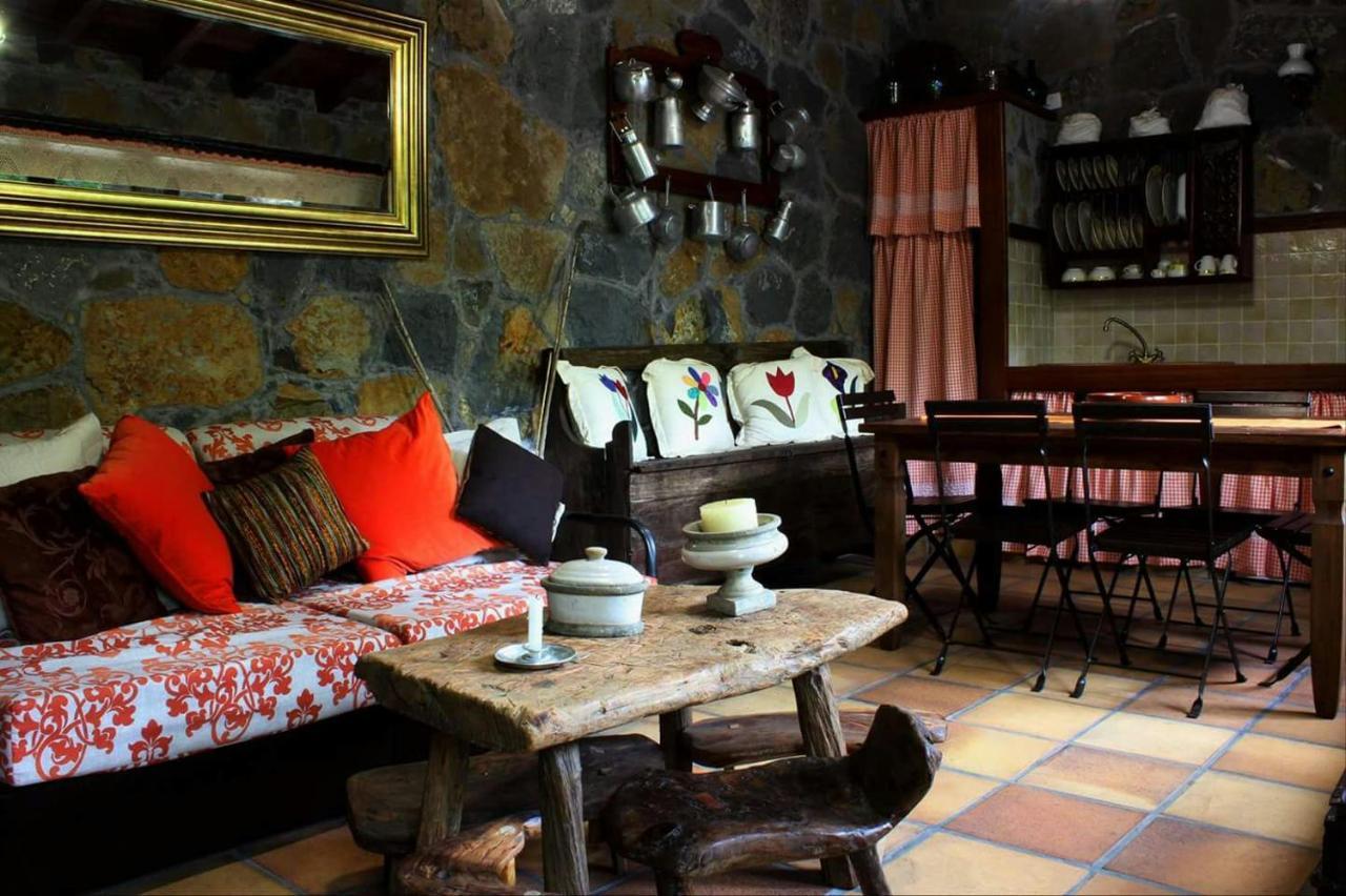 Casa Mary Lola Guest House Tinor Bagian luar foto