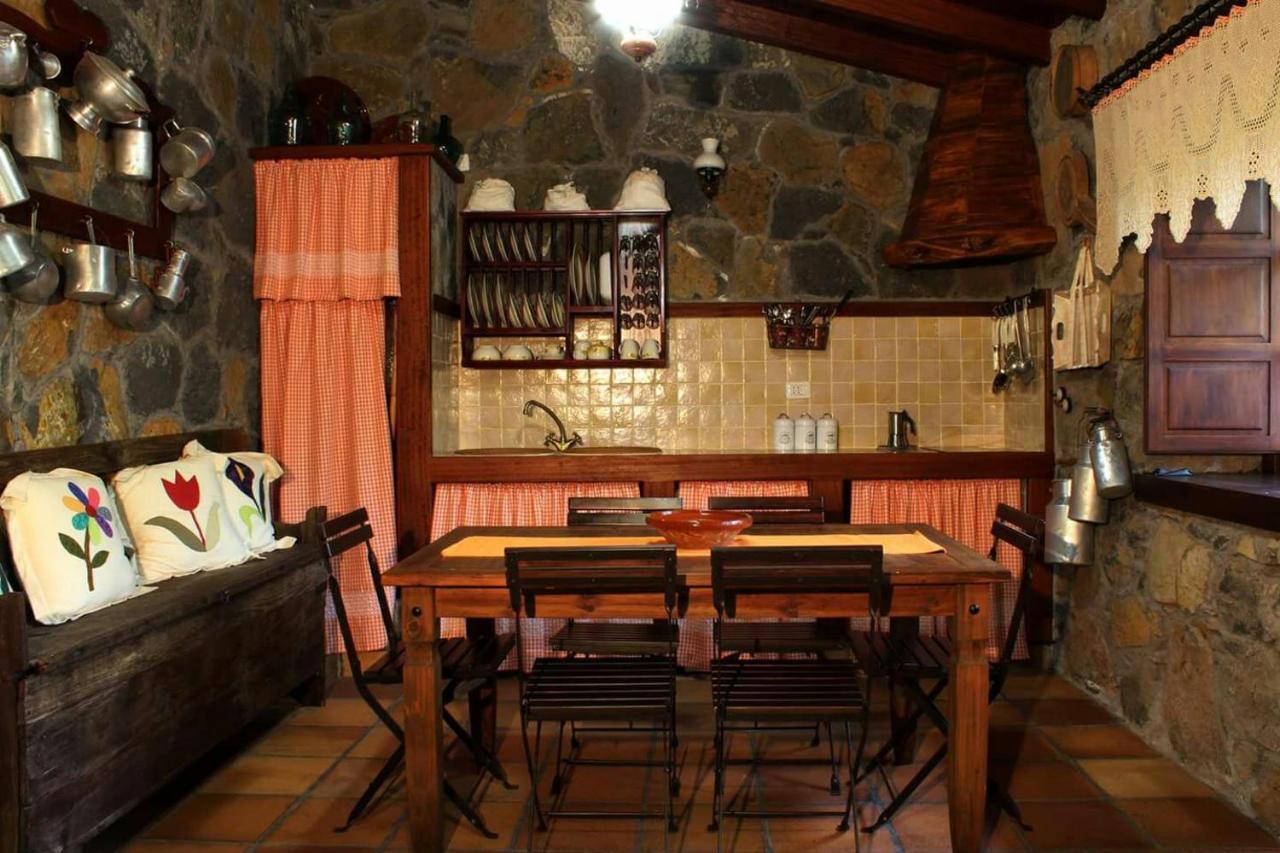 Casa Mary Lola Guest House Tinor Bagian luar foto